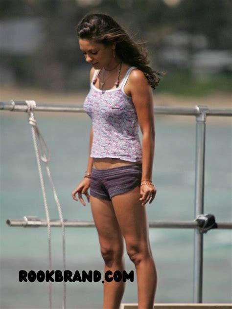 Mila Kunis Bikini Photos: THG Hot Bodies Countdown。